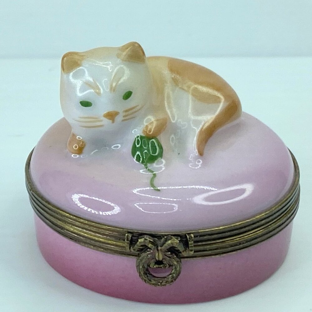 Limoges Castel Cat Trinket Box Peint Main France Vivid Green Eyes  2" A320
